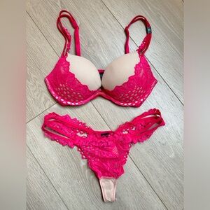 VICTORIA’A SECRET VERY SEXY LIMITED EDITION Push-up bra size 32C & Thongs S NEW